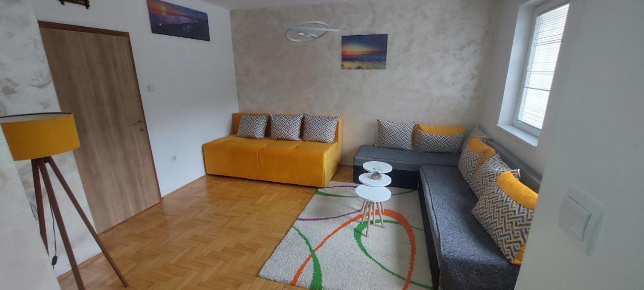 Appartement Apartman Bujisic à Plužine Extérieur photo